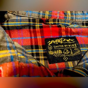 Women’s United by blue button down plaid size small